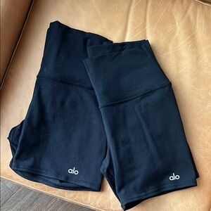Alo Airbrush Shorts